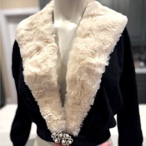 Dalton vintage 100% cashmere + mink. Excellent condition.